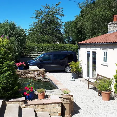Ashfield Garden Studio Room, Lockton *